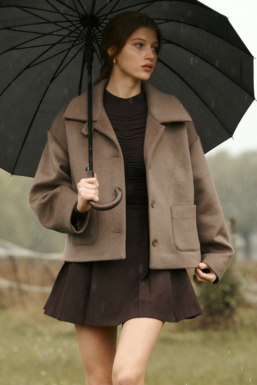 Kurtka z wełną / 18 / 12 / mocha coffee  *spodnica-z-welna-07-21-deep-brown*?Modelka ma 178 cm wzrostu i prezentuje rozmiar M/L?