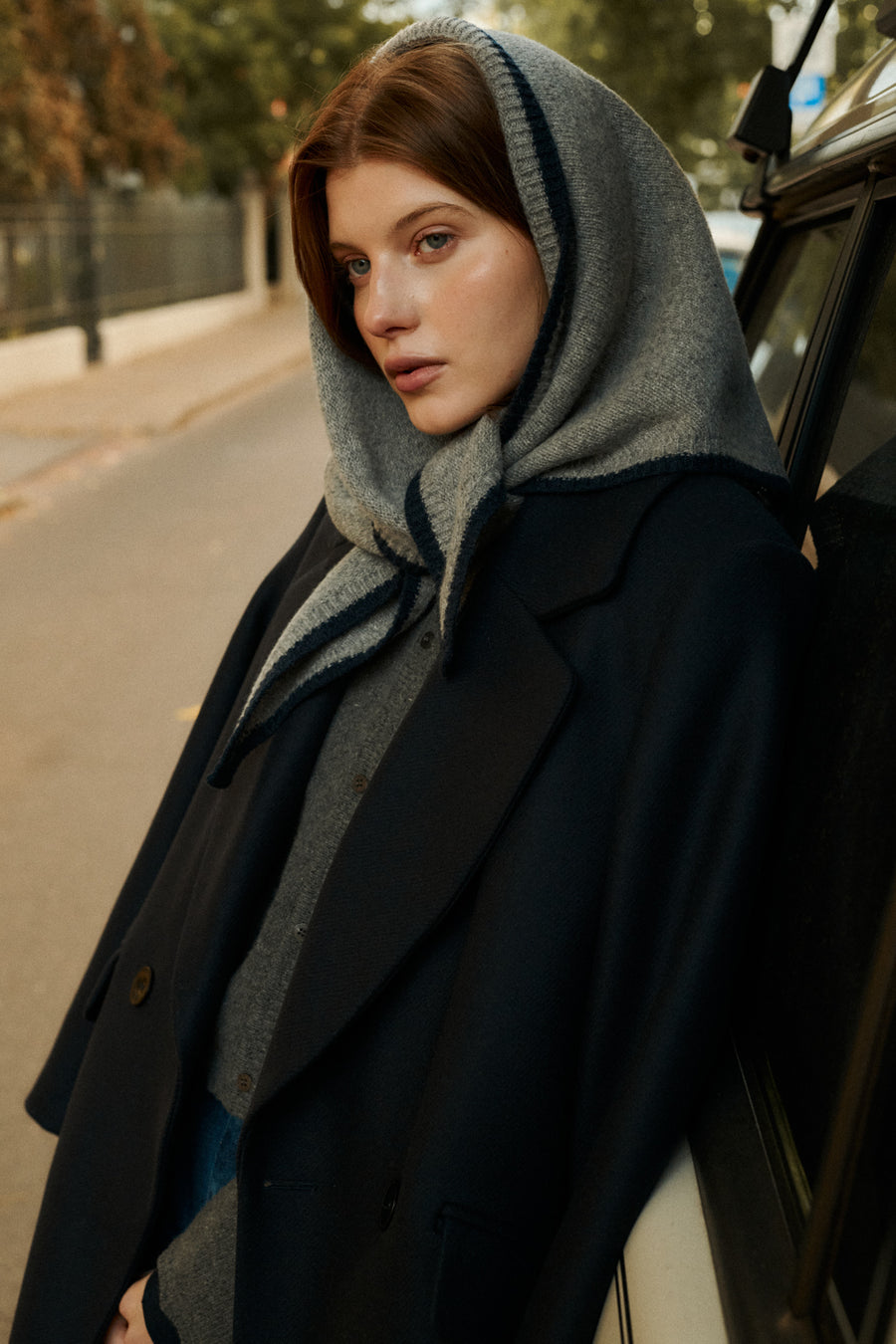 Chusta z wełny / 21 / 24 / grey / navy *kardigan-z-welny-16-15-stone-grey, plaszcz-z-welna-i-kaszmirem-18-15-night-blue*