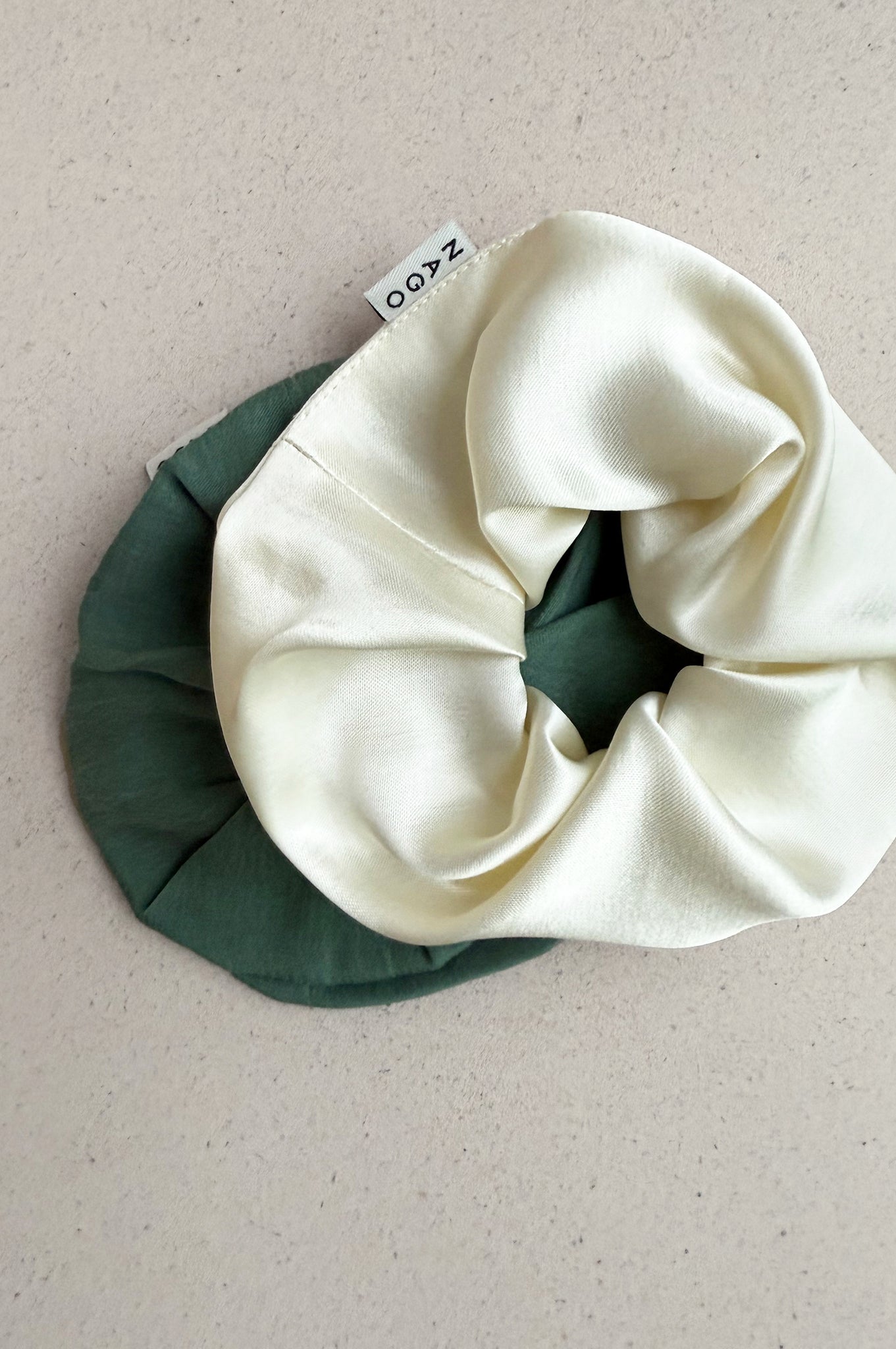 Zestaw scrunchies / pearl white & mint