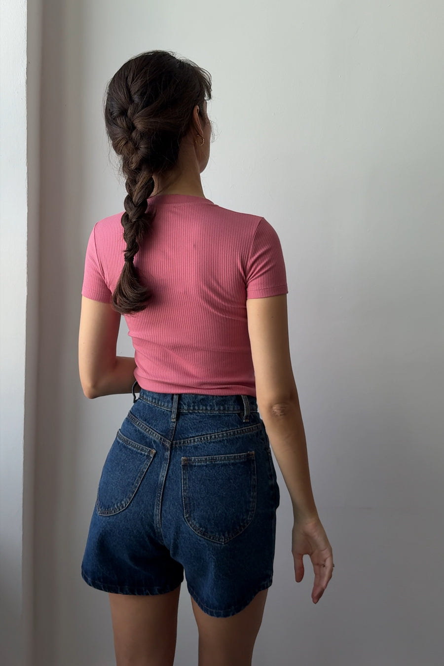 T-shirt z bawełny organicznej / 13 / 04 / raspberry pink ?Modelka ma 178 cm wzrostu i prezentuje rozmiar XS? 