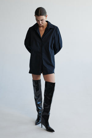 Koszula z bawełny organicznej / 12 / 09 / onyx black *spodnica-z-tencelu-07-07-onyx-black* ?Modelka ma 178 cm wzrostu i ma na sobie rozmiar M/L?
