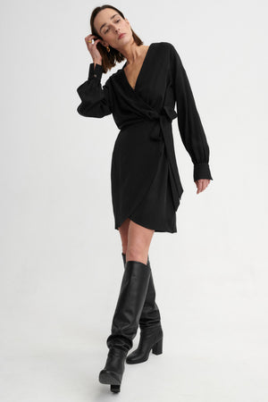 Sukienka z Tencelu™ / 03 / 05 / onyx black PRE-ORDER ?Modelka ma 175 cm wzrostu i ma na sobie rozmiar S?