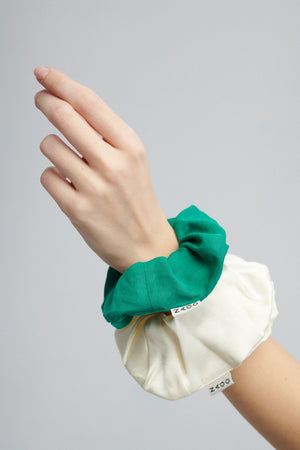 Zestaw scrunchies / pearl white & emerald