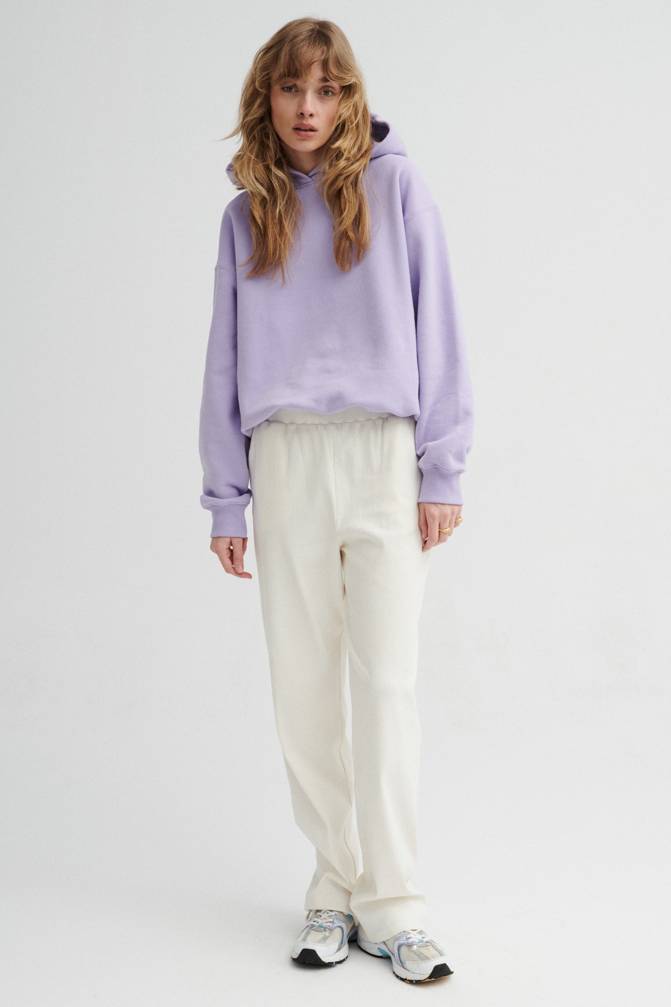 Bluza z bawełny organicznej / 17 / 15 / acai fruit  *spodnie-z-bawelny-organicznej-04-14-cream-white* ?Modelka ma 179 cm wzrostu i prezentuje rozmiar XS/S?