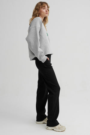 Spodnie z bawełny organicznej / 04 / 14 / onyx black *bluza-z-bawelny-organicznej-17-19-mist-grey* ?Modelka ma 179 cm wzrostu i prezentuje rozmiar XS?