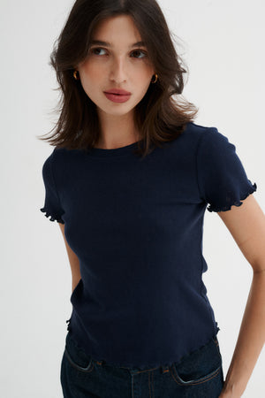 T-shirt z bawełny pointelle / 13 / 25 / night blue ?Modelka ma 175 cm wzrostu i prezentuje rozmiar XS?