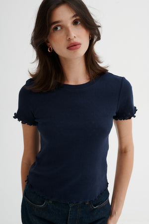 T-shirt z bawełny pointelle / 13 / 25 / night blue ?Modelka ma 175 cm wzrostu i prezentuje rozmiar XS?