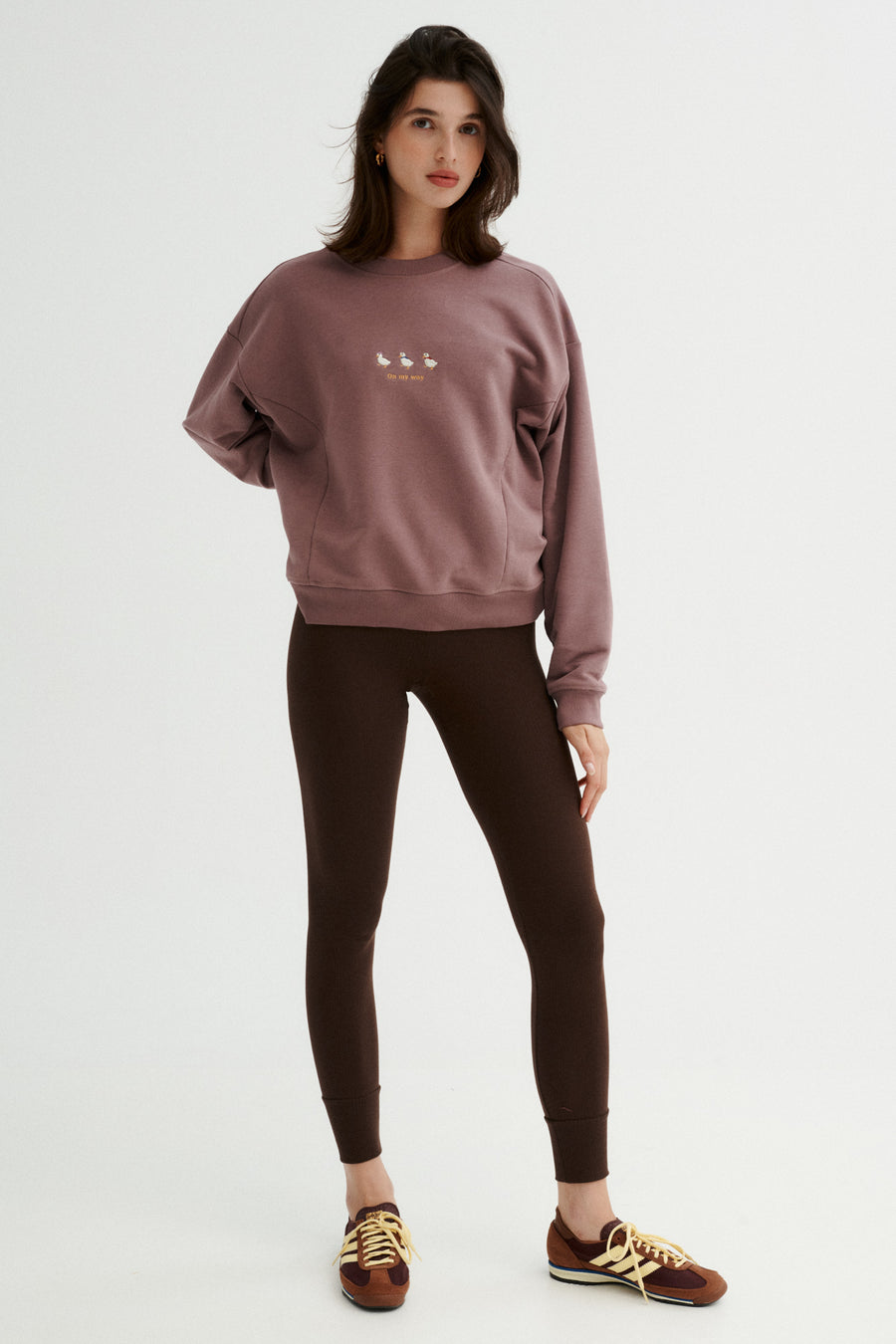 Bluza z bawełny / 17 / 19 / dusty mauve *legginsy-z-bawelny-organicznej-04-01-dark-chocolate* ?Modelka ma 175 cm wzrostu i prezentuje rozmiar XS/S?