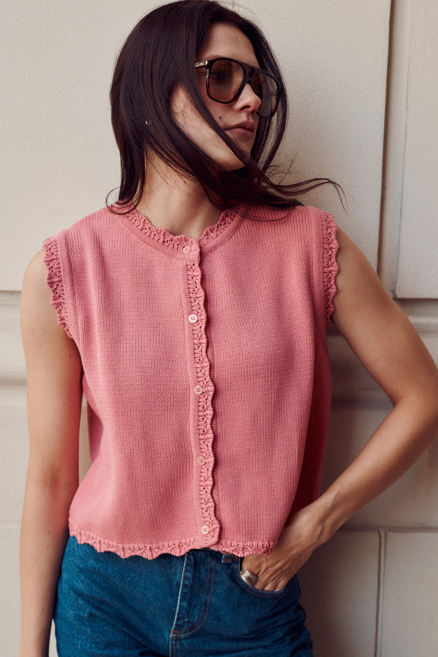 Kamizelka z bawełny organicznej / 22 / 01 / raspberry pink *spodnie-jeansowe-z-bawelny-z-recyklingu-05-18-medium-indigo* ?Modelka ma 176 cm wzrostu i prezentuje rozmiar XS/S?
