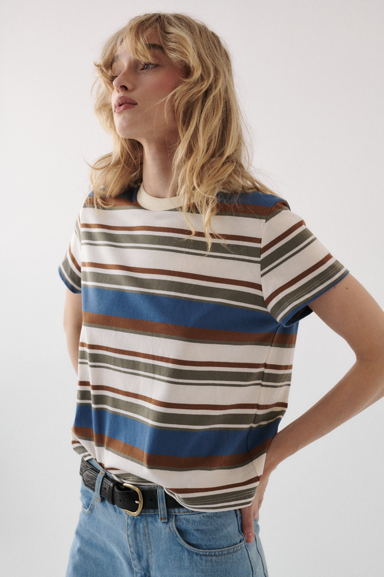 T-shirt z bawełny / 13 / 29 / retro stripes ?Modelka ma 179 cm wzrostu i prezentuje rozmiar S?