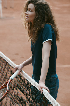 T-shirt z bawełny / 13 / 30 / night blue  ?Modelka ma 180 cm wzrostu i prezentuje rozmiar XS?