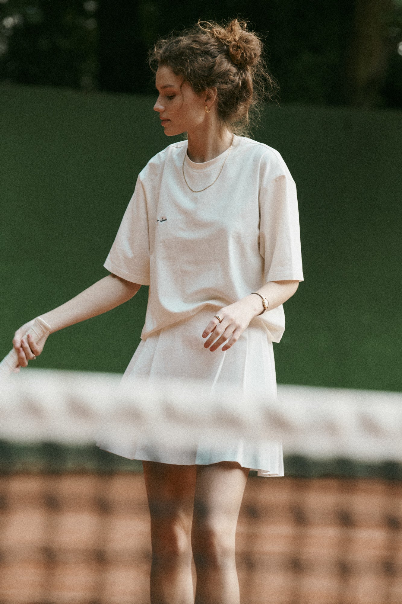 T-shirt z bawełny / 13 / 01 / cream white  ?Modelka ma 180 cm wzrostu i prezentuje rozmiar XS/S?