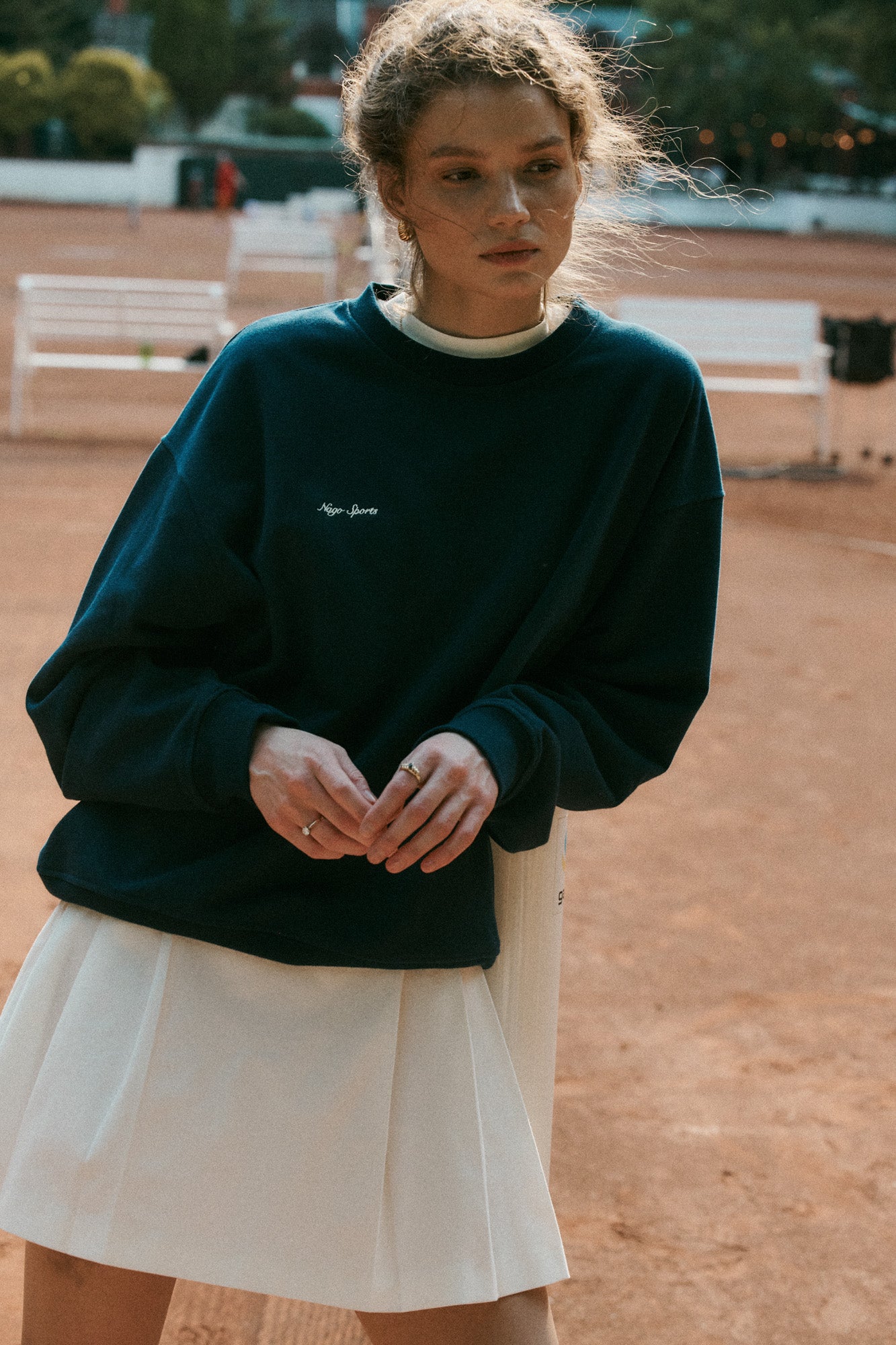 Bluza z bawełny / 17 / 16 / silent blue ?Modelka ma 180 cm wzrostu i prezentuje rozmiar M/L?