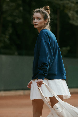 Bluza z bawełny / 17 / 16 / silent blue *torba-z-bawelny-21-23-unbleached*?Modelka ma 180 cm wzrostu i prezentuje rozmiar M/L?