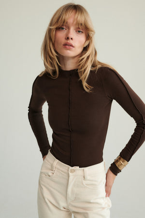 Longsleeve z bawełny organicznej / 14 / 02 / dark chocolate