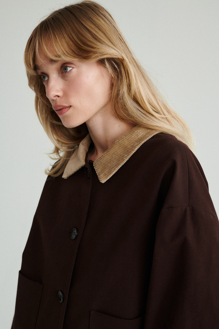 Kurtka z bawełny / 18 / 14 / dark chocolate*?Modelka ma 179 cm wzrostu i prezentuje rozmiar M/L?  