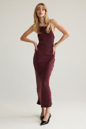Sukienka z Lyocellu i wiskozy / 03 / 31 / dark cherry ?Modelka ma 179cm i prezentuje rozmiar XS?