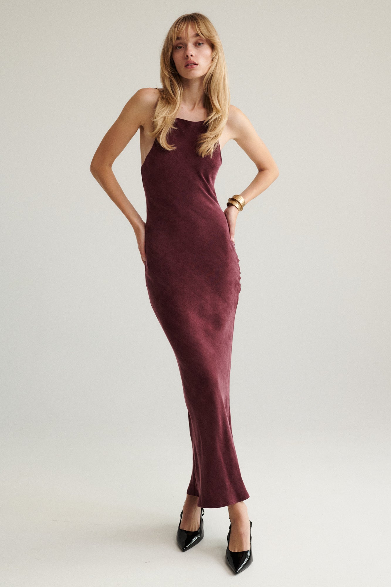 Sukienka z Lyocellu i wiskozy / 03 / 31 / dark cherry ?Modelka ma 179cm i prezentuje rozmiar XS?