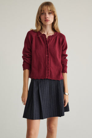 Kardigan z bawełny organicznej / 16 / 18 / dark raspberry ?Modelka ma 179cm i prezentuje rozmiar M/L?