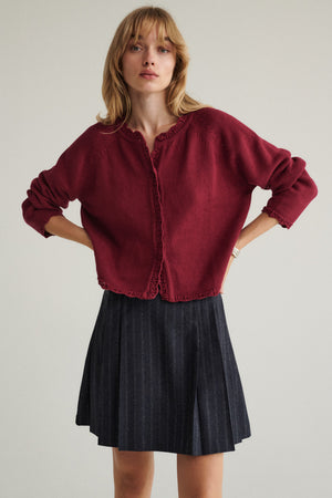 Kardigan z bawełny organicznej / 16 / 18 / dark raspberry ?Modelka ma 179cm i prezentuje rozmiar M/L?