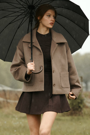 Kurtka z wełną / 18 / 12 / mocha coffee  *spodnica-z-welna-07-21-deep-brown*?Modelka ma 178 cm wzrostu i prezentuje rozmiar M/L?   