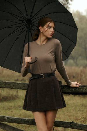 Longsleeve z wiskozy / 14 / 08 / mocha coffee *spodnica-z-welna-07-21-deep-brown* ?Modelka ma 178 cm wzrostu i prezentuje rozmiar XS? 