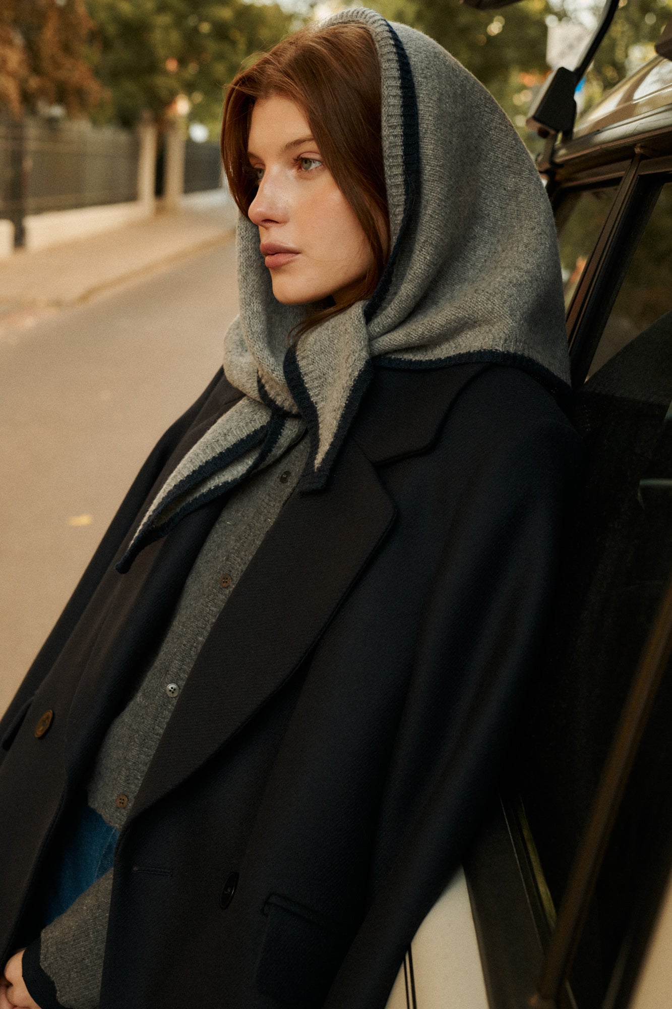 Chusta z wełny / 21 / 24 / grey / navy *kardigan-z-welny-16-15-stone-grey, plaszcz-z-welna-i-kaszmirem-18-15-night-blue*