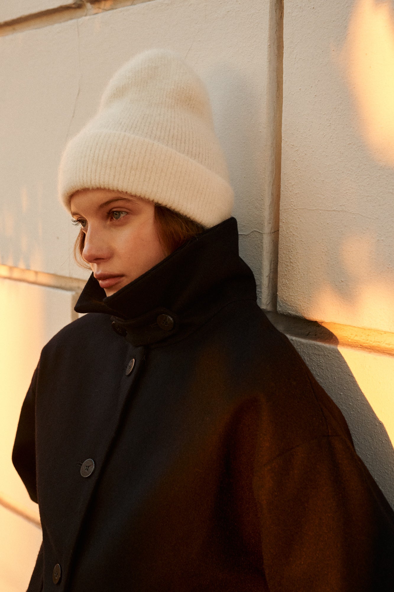 Kurtka z wełną / 18 / 12 / night blue *czapka-z-moheru-i-alpaki-21-15-cream-white*?Modelka ma 178 cm wzrostu i prezentuje rozmiar M/L?