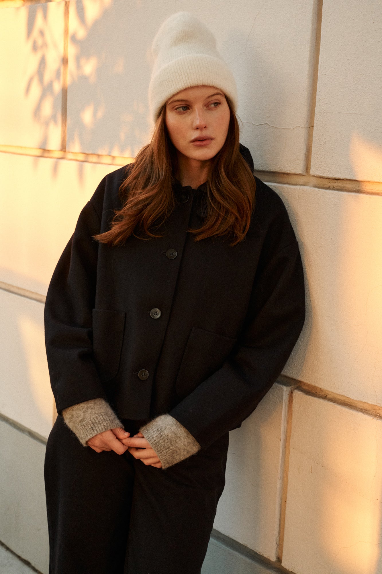 Kurtka z wełną / 18 / 12 / night blue *czapka-z-moheru-i-alpaki-21-15-cream-white*?Modelka ma 178 cm wzrostu i prezentuje rozmiar M/L?