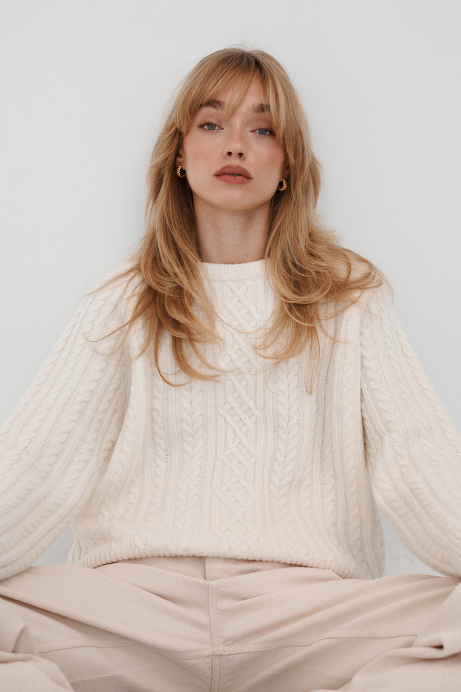 Sweter z wełny / 16 / 19 / cream white ?Modelka ma 179 cm wzrostu i promuje rozmiar M/L? 