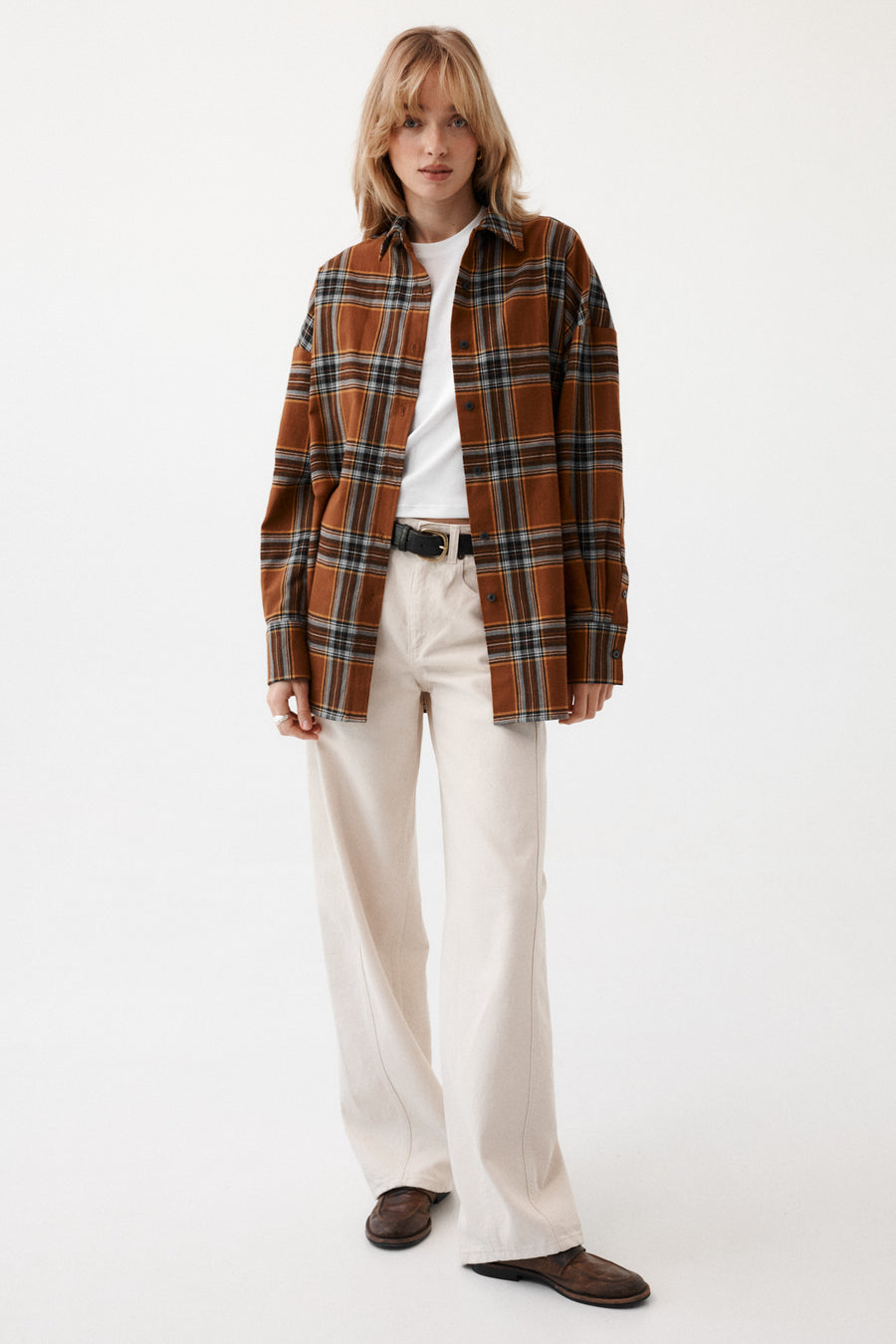 Koszula z bawełny / 12 / 16 / cinnamon tea ?Modelka ma 179 cm wzrostu i promuje rozmiar M/L? 