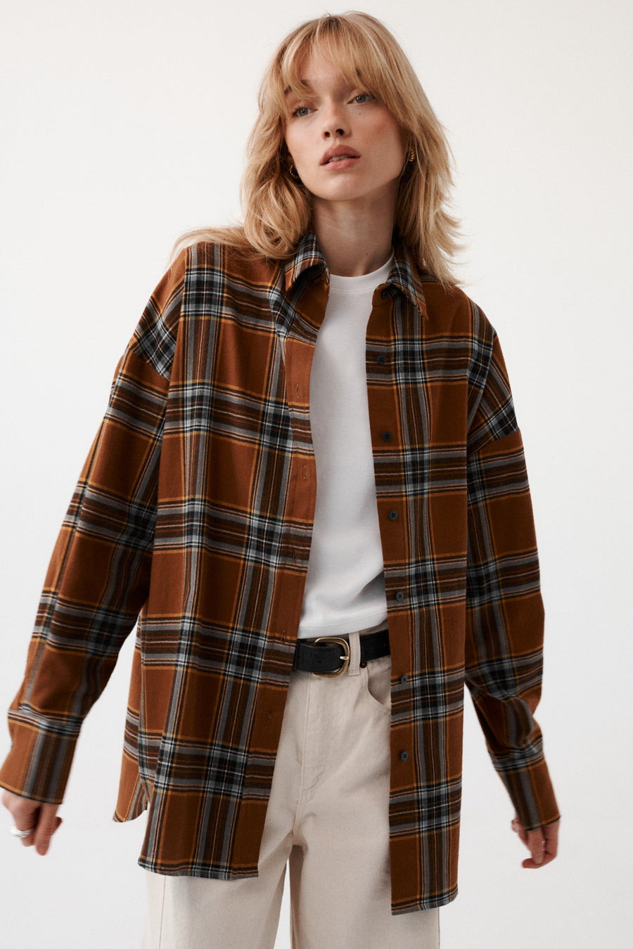 Koszula z bawełny / 12 / 16 / cinnamon tea ?Modelka ma 179 cm wzrostu i promuje rozmiar M/L? 