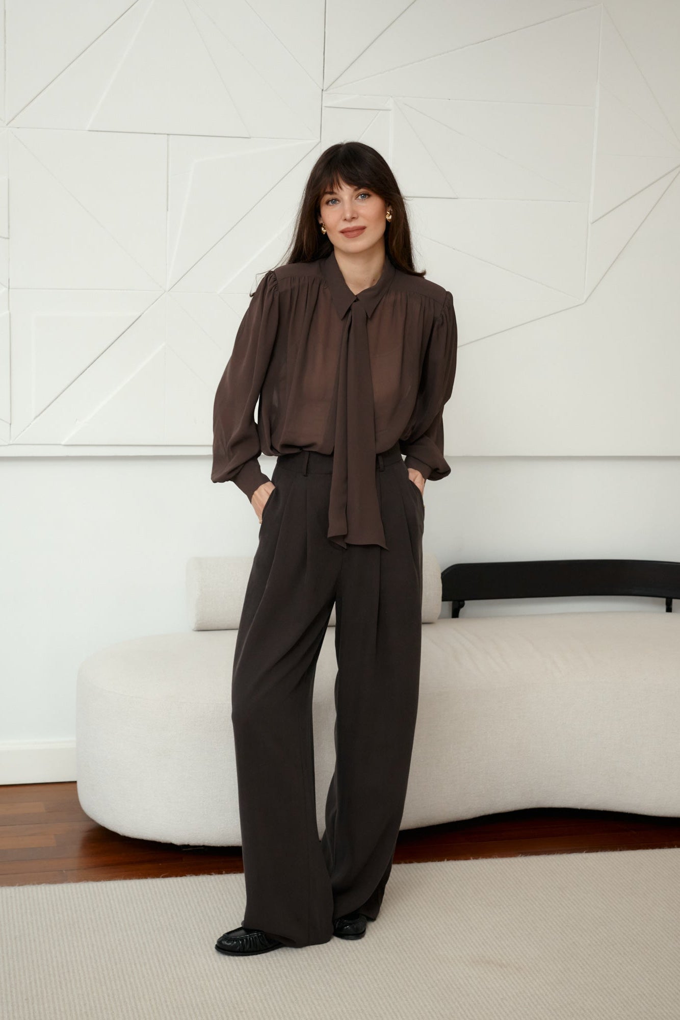 *bluzka-z-wiskozy-12-26-hot-chocolate*?Modelka ma 178cm wzrostu i prezentuje rozmiar S?