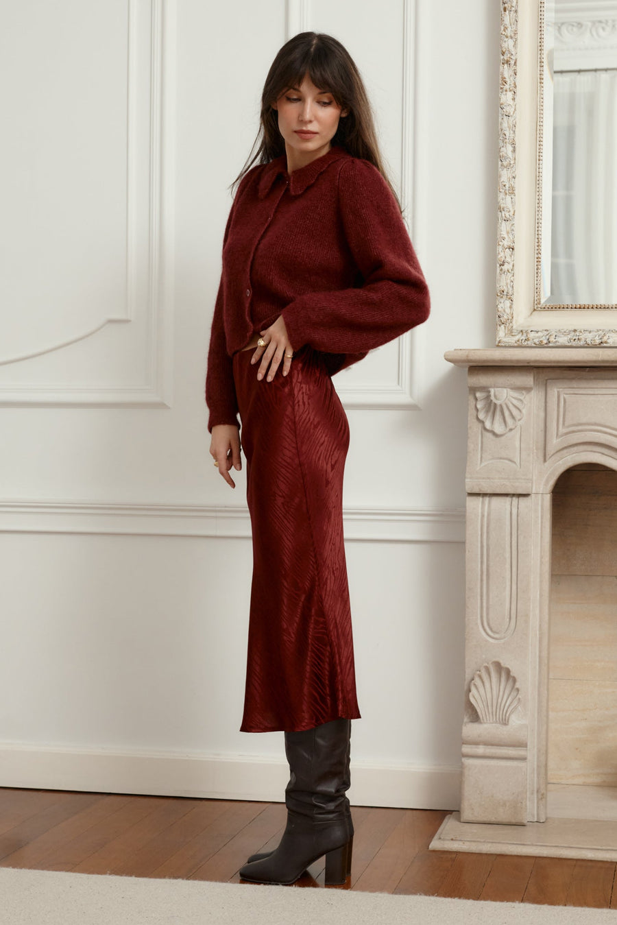 *kardigan-z-welna-z-alpaki-16-23-mauvewood*?Modelka ma 178cm wzrostu i prezentuje rozmiar S?