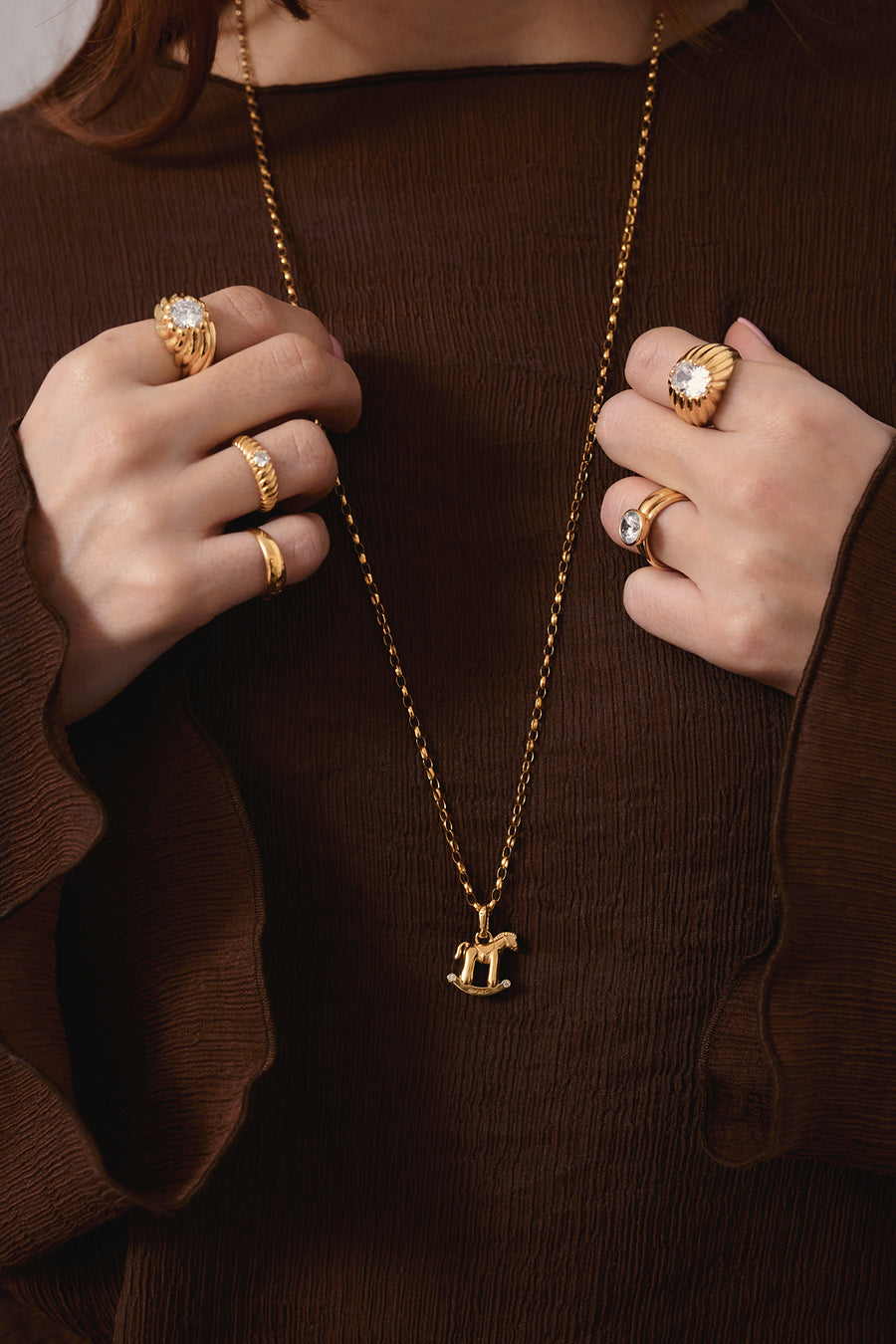 Zawieszka Holiday Pony / gold / medium