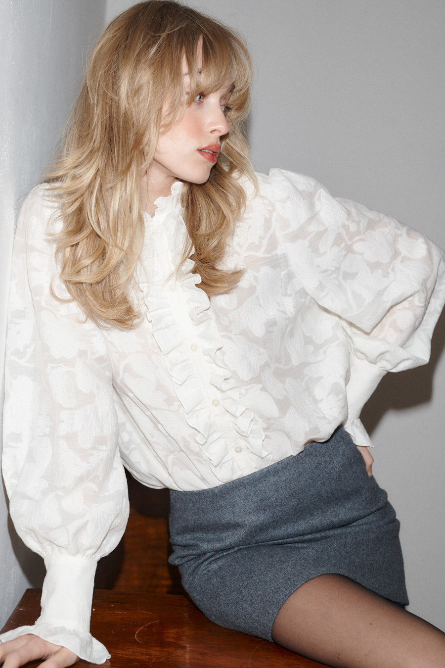 ?Modelka ma 179 cm wzrostu i prezentuje  rozmiar XS/S? 