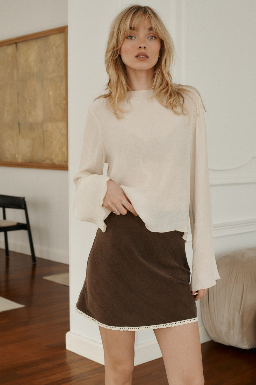 Spódnica z lyocellu i wiskozy / 07 / 23 / milk chocolate *bluzka-z-fakturowanej-wiskozy-12-21-cream-white*?Modelka ma 179 cm wzrostu i prezentuje rozmiar XS?