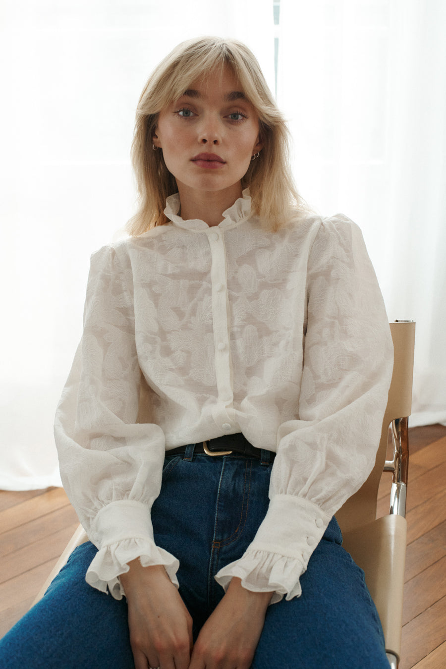 Koszula z bawełny / 12 / 29 / cream white *spodnie-jeansowe-z-bawelny-z-recyklingu-05-18-medium-indigo* ?Modelka ma 179 cm wzrostu i prezentuje rozmiar XS/S?