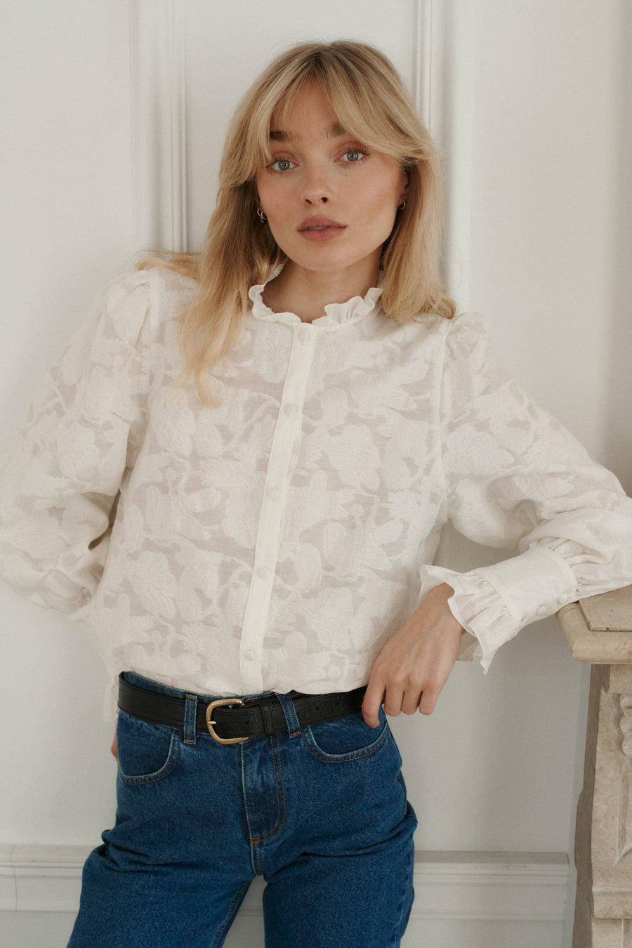 Koszula z bawełny / 12 / 29 / cream white *spodnie-jeansowe-z-bawelny-z-recyklingu-05-18-medium-indigo* ?Modelka ma 179 cm wzrostu i prezentuje rozmiar XS/S?