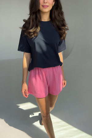 T-shirt z bawełny organicznej / 13 / 27 / night blue *szorty-z-muslinu-09-08-flamingo-pink* ?Modelka ma 178 cm wzrostu i prezentuje rozmiar XS?