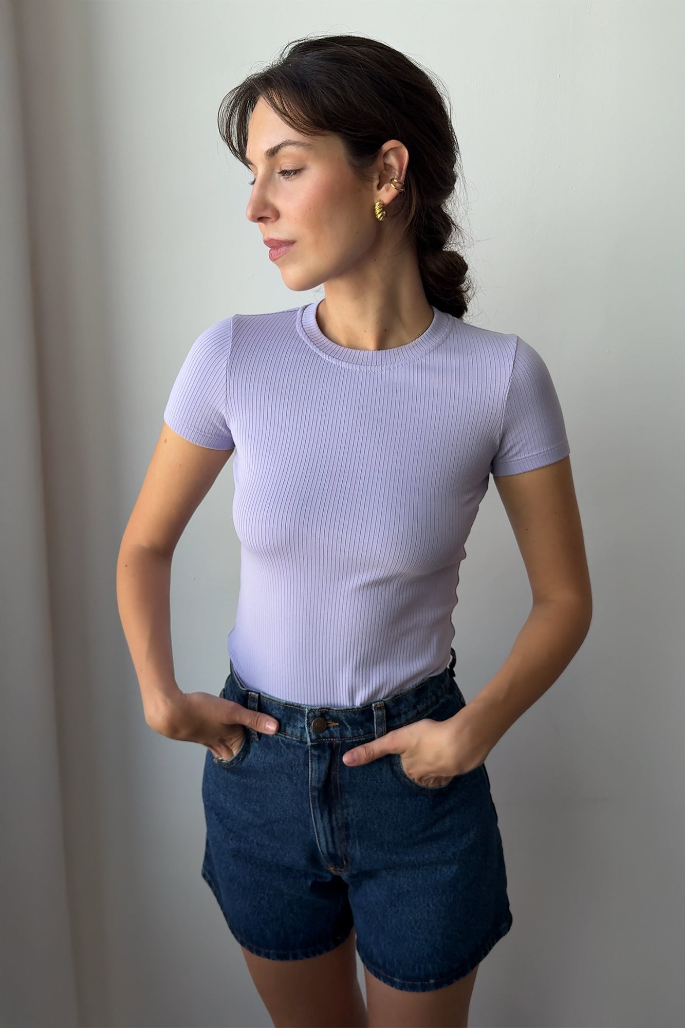 T-shirt z bawełny organicznej / 13 / 04 / acai fruit ?Modelka ma 178 cm wzrostu i prezentuje rozmiar XS? 