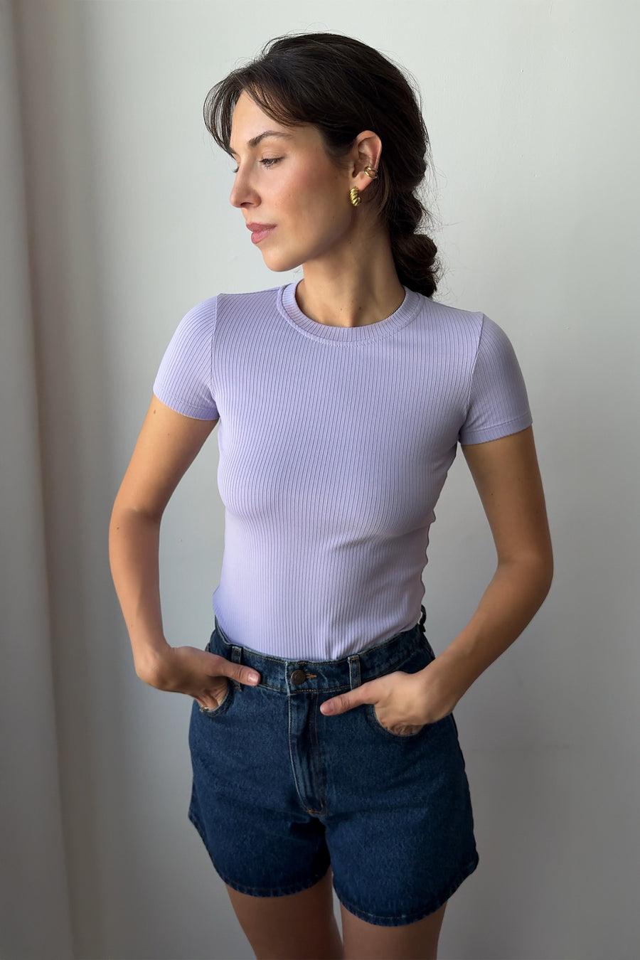 T-shirt z bawełny organicznej / 13 / 04 / acai fruit ?Modelka ma 178 cm wzrostu i prezentuje rozmiar XS? 