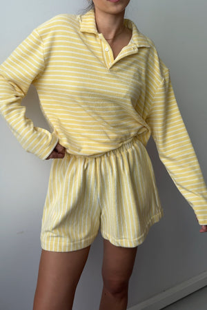  Longsleeve polo z bawełny / 14 / 26 / lemon stripes *szorty-z-bawelny-09-08-lemon-stripes*?Modelka ma 178 cm wzrostu i prezentuje rozmiar S? 