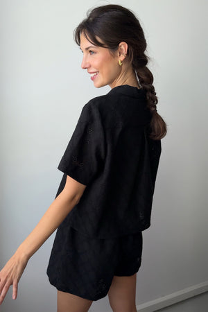 Koszula z bawełny / 12 / 01 / ink black *szorty-z-bawelny-09-08-ink-black*?Modelka ma 178 cm wzrostu i prezentuje rozmiar XS/S?