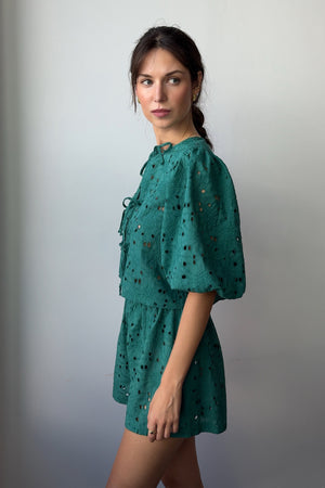 Koszula z bawełny / 12 / 15 / ivy green*szorty-z-bawelny-09-08-ivy-green*?Modelka ma 178 cm wzrostu i prezentuje rozmiar XS/S?