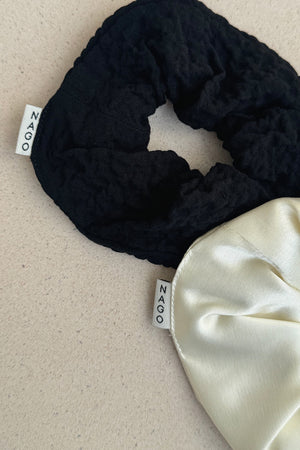Zestaw scrunchies / onyx & cream