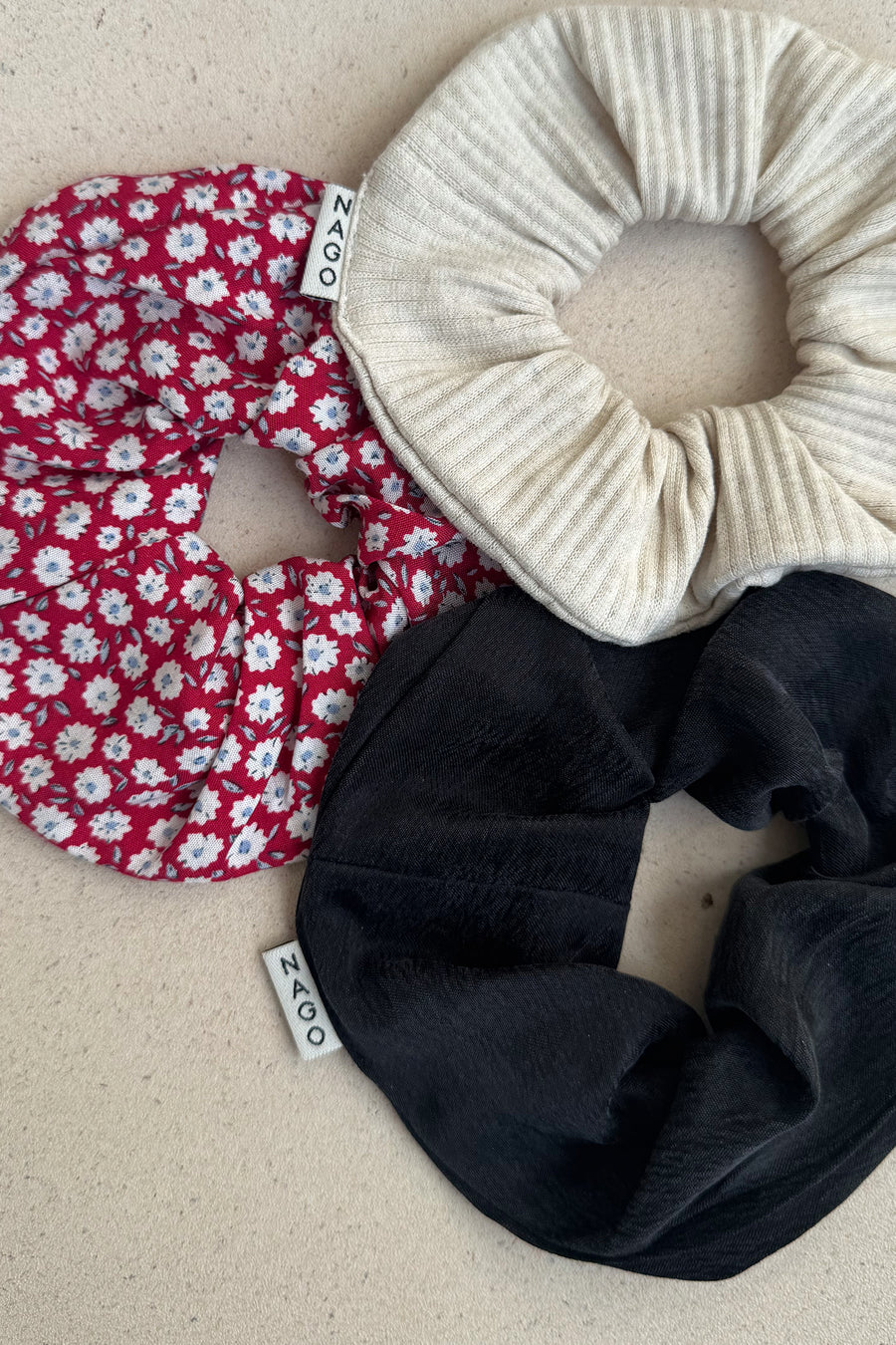 Zestaw scrunchies / anthracite & red