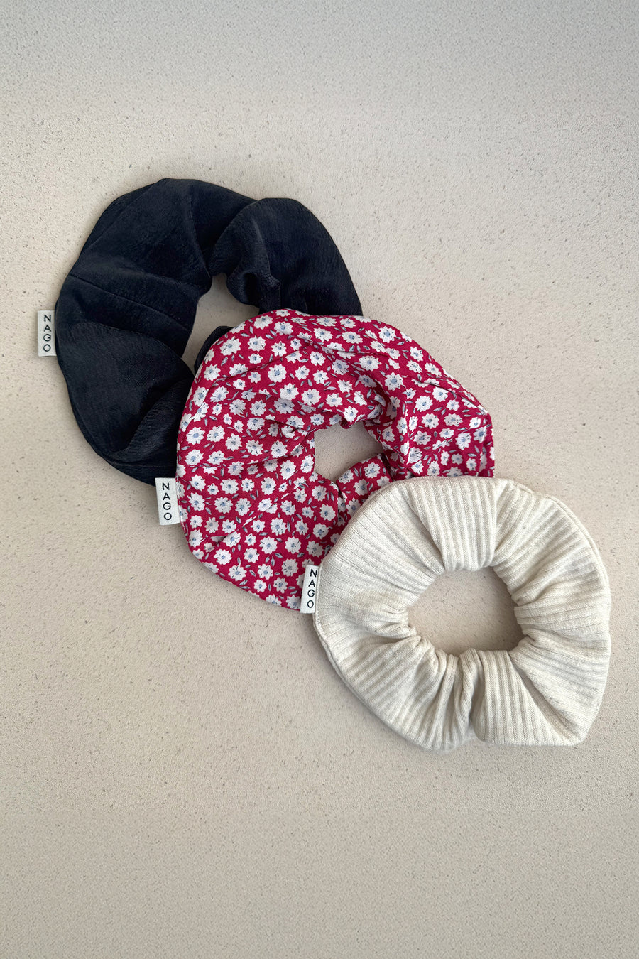Zestaw scrunchies / anthracite & red