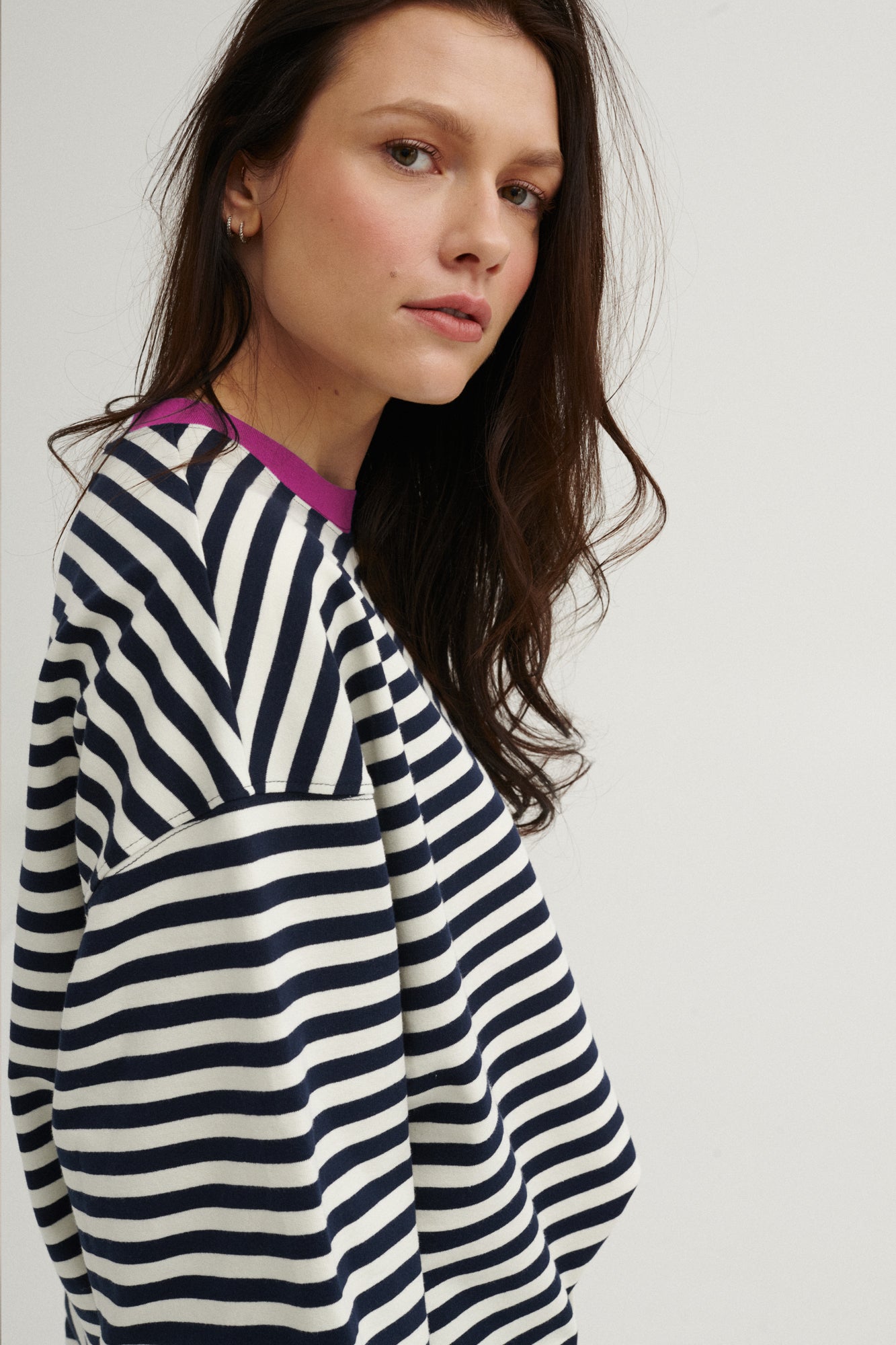 Cienka bluza z bawełny / 17 / 22 / breton stripes / fuchsia  ?Modelka ma 176 cm wzrostu i prezentuje rozmiar M/L? 