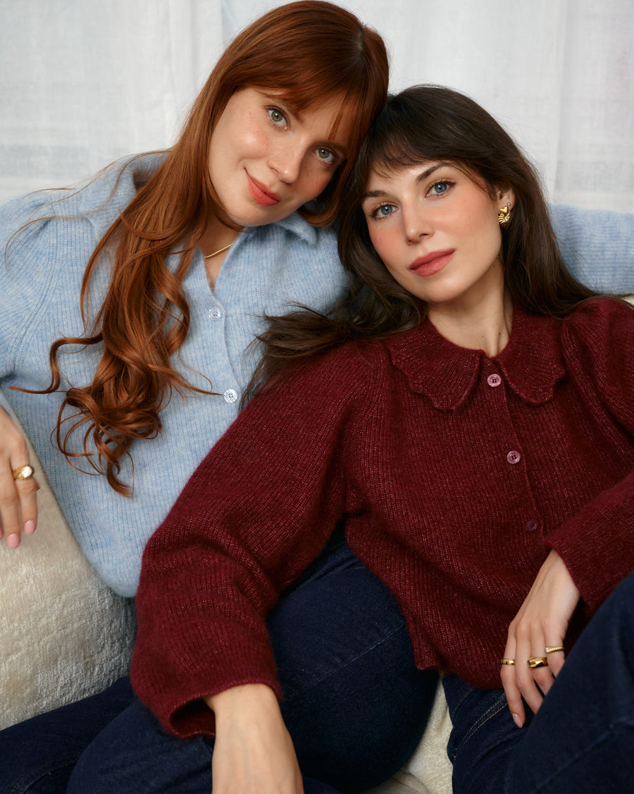 *kardigan-z-welna-z-alpaki-16-23-glacier-blue*?Modelka ma 178cm wzrostu i prezentuje rozmiar XS/S?